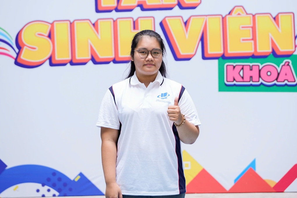 Aluna do ensino regular é oradora da turma do vestibular - 2 Nữ sinh học giáo dục thường xuyên trở thành thủ khoa đầu vào đại học - 2