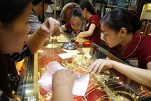 Giá vàng tiếp tục tăng gần 2 triệu đồng, lên sát 55 triệu đồng/lượng