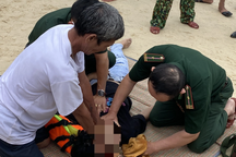 4 học sinh đuối nước trên biển