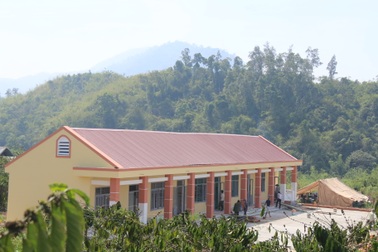 Gấp rút hoàn thiện phòng học Dân trí tại “khu dân cư 8 không”