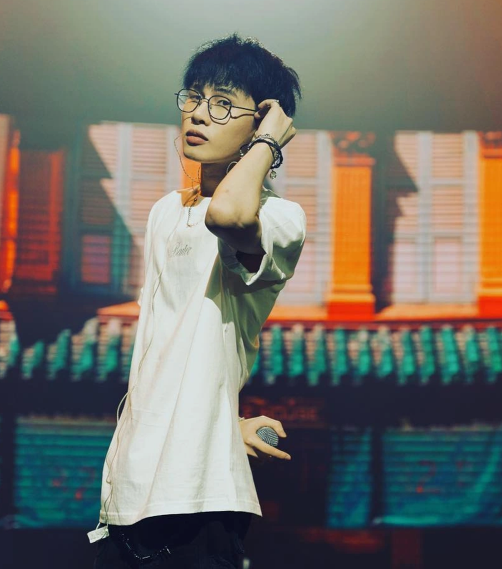 Ca sĩ Jack: Được ví đối thủ Sơn Tùng, 3 năm sau ồn ào tình ái giờ ra sao? - 10