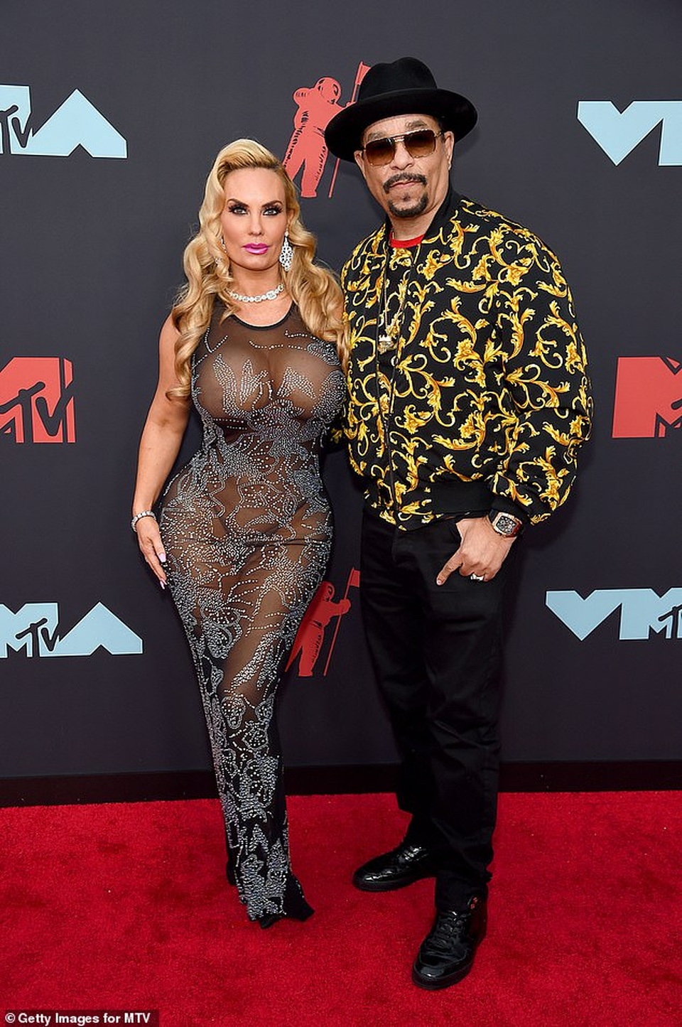 Vòng ba ngoại cỡ, Coco Austin vẫn phủ nhận tin đồn dao kéo - 8 Vòng ba ngoại cỡ, Coco Austin vẫn phủ nhận tin đồn dao kéo - 8
