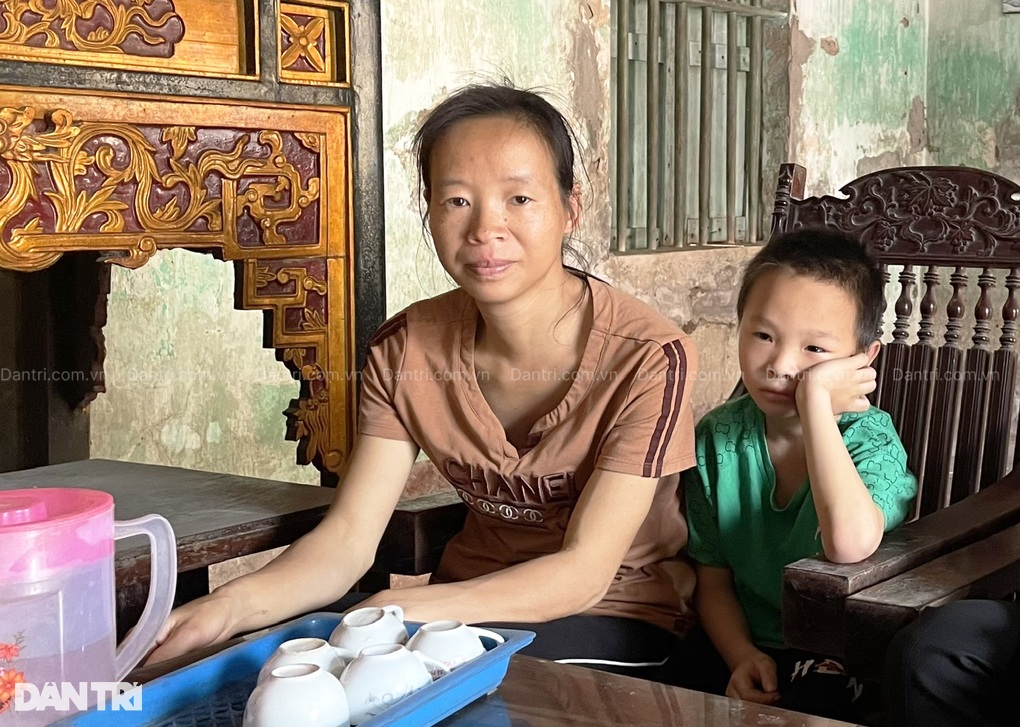 Khốn cảnh gia đình vợ ung thư, chồng ngơ, con khờ - 3 Khốn cảnh gia đình vợ ung thư, chồng ngơ, con khờ - 3