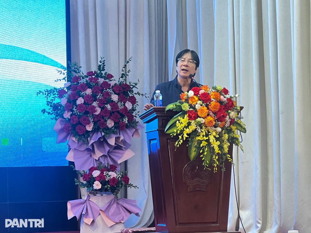 Tiếng nói của những nhà văn trẻ về dòng chảy 50 năm văn học Việt Nam - 3 Tiếng nói của những nhà văn trẻ về dòng chảy 50 năm văn học Việt Nam - 3