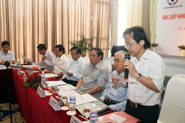 Hội nghị Ban chấp hành VFF nóng bỏng vì nghi án trọng tài nhận tiền