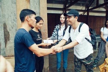 Jolie Nguyễn, Phan Anh xót xa cảnh tan hoang vùng lũ, tiềm tàng nguy cơ sạt lở tiếp