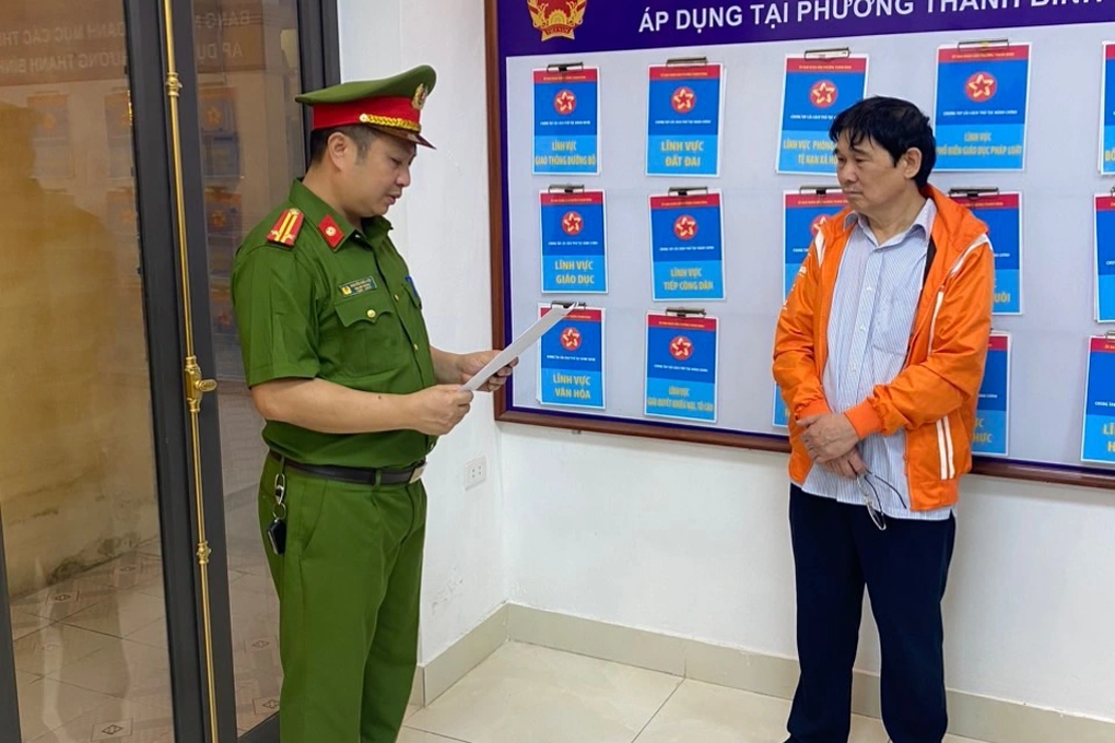 Bắt nguyên chủ tịch xã để điều tra tội giao hơn 1.600m2 đất trái thẩm quyền - 2 Bắt nguyên chủ tịch xã để điều tra tội giao hơn 1.600m2 đất trái thẩm quyền - 2