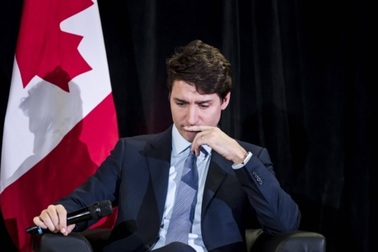 Thủ tướng Canada Trudeau đối mặt khủng hoảng chưa từng có