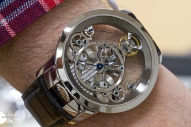 Bộ đôi đồng hồ Arnold & Son Time Pyramid huyền thoại có mặt tại Việt Nam