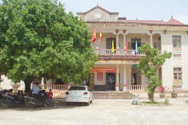 Người dân "tố" cán bộ thu hàng chục triệu đồng để làm sổ đỏ