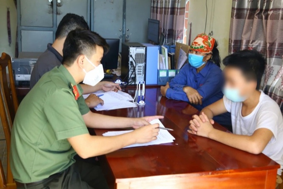 Gọi báo cháy giả trong đêm để... trêu công an - 1