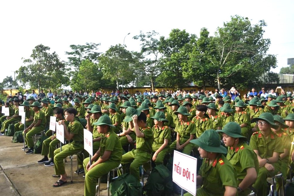 Chiến sĩ nhí Sóc Trăng lần đầu trải nghiệm học kỳ công an - 1 Chiến sĩ nhí Sóc Trăng lần đầu trải nghiệm học kỳ công an - 1