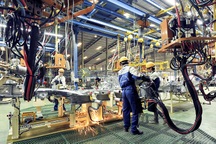 Miễn một phần thuế TTĐB cho xe lắp ráp trong nước - Giá ô tô có giảm?