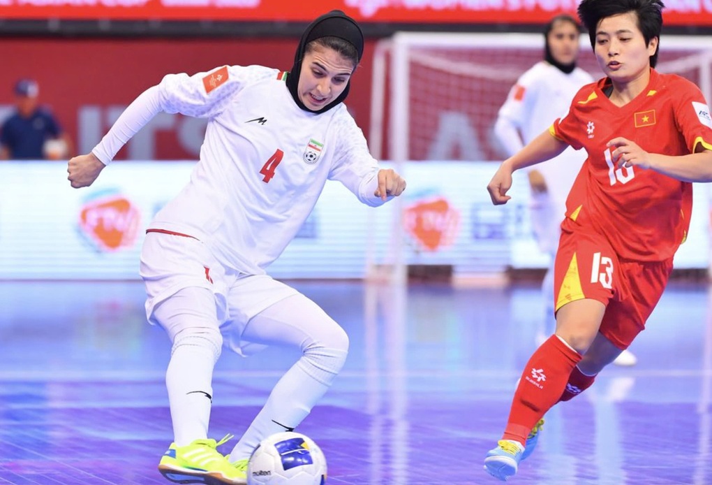 Hòa đương kim vô địch Iran, futsal nữ Việt Nam giành ngôi đầu bảng - 1 Hòa đương kim vô địch Iran, futsal nữ Việt Nam giành ngôi đầu bảng - 1