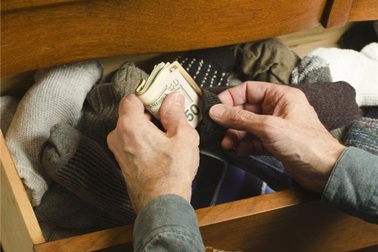 Mẹ giấu 500 triệu của con rồi tạo hiện trường bị trộm