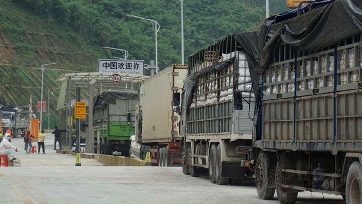 Cửa khẩu Tân Thanh tạm dừng thông quan 1 tháng, cả trăm xe nông sản vẫn đợi - 1 Cửa khẩu Tân Thanh tạm dừng thông quan 1 tháng, cả trăm xe nông sản vẫn đợi - 1