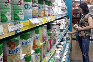 “Ứng xử” với giá sữa tăng để không bị lợi dụng