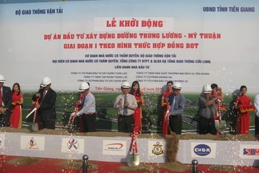 Khởi động dự án làm đường cao tốc Trung Lương - Mỹ Thuận    