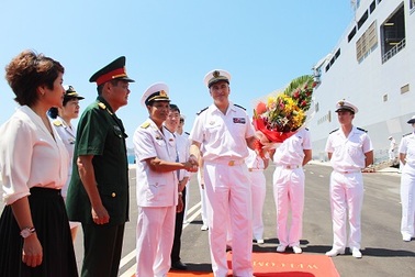 Cảng Cam Ranh - Điểm dừng chân quen thuộc trên hành trình qua Biển Đông