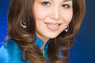 Hoa hậu Nguyễn Diệu Hoa lên đường tham dự Mrs World 2008
