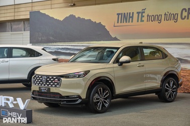 Khách Việt duy trì sức mua xe hybrid trong tháng 7, xe tiền tỷ vẫn bán tốt