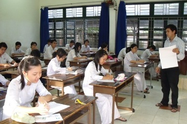 Cười tươi khi nộp bài thi môn Văn