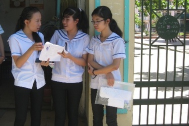 Hà Tĩnh: Thí sinh căng thẳng kết thúc môn thi cuối