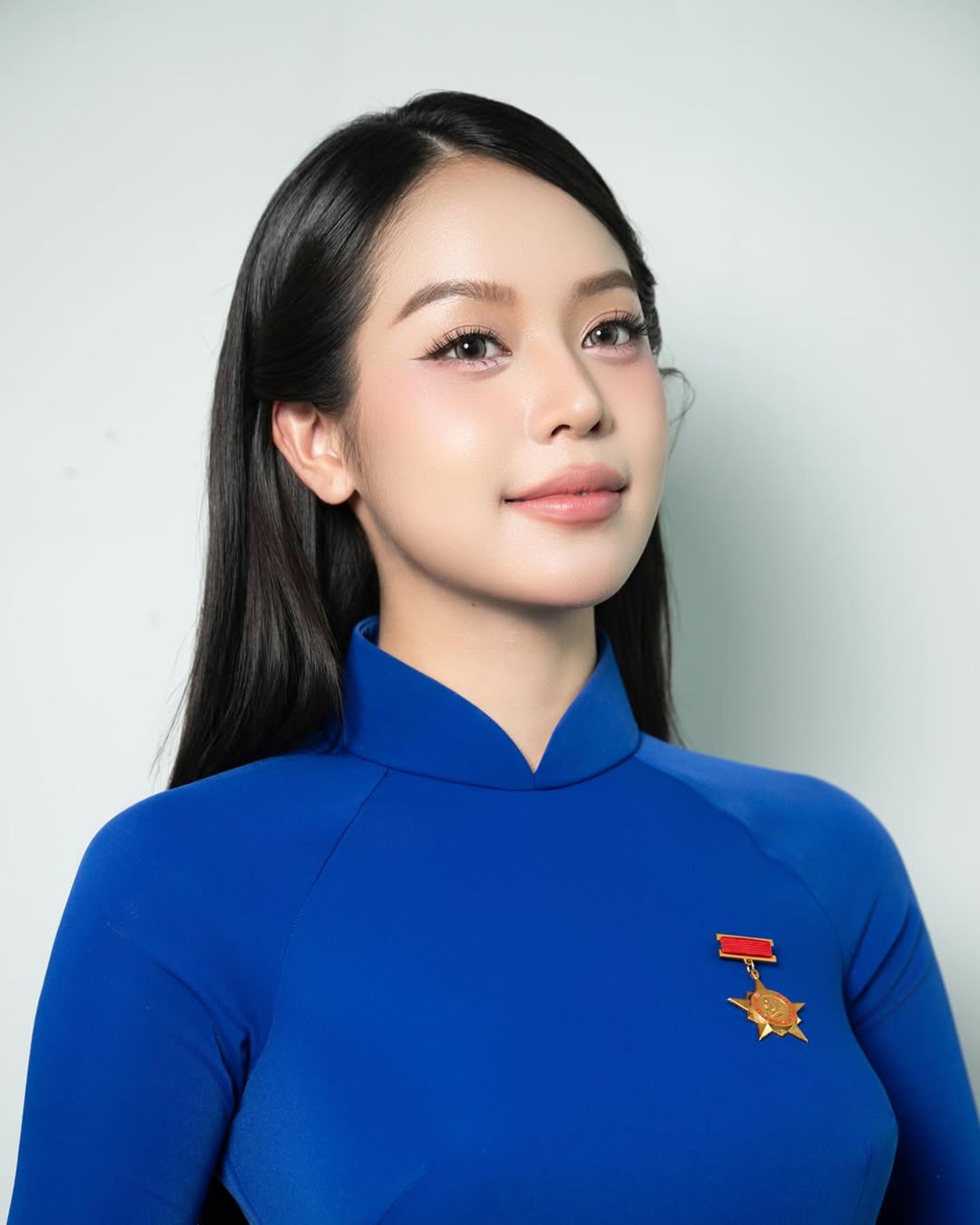 Hoa hậu Thanh Thủy có diện mạo khác lạ khi ở Mỹ, gây tranh luận trái chiều - 12 Hoa hậu Thanh Thủy có diện mạo khác lạ khi ở Mỹ, gây tranh luận trái chiều - 12