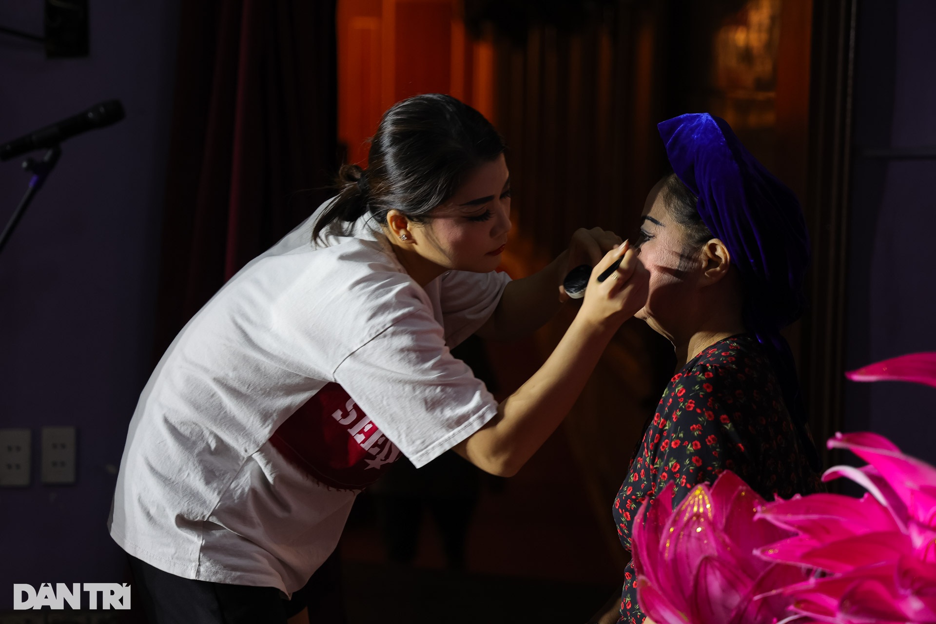 Ở nhờ nhà 15m2, đi vệ sinh chung, nghệ sĩ Tuồng vẫn hết mình với đam mê - 10 Ở nhờ nhà 15m2, đi vệ sinh chung, nghệ sĩ Tuồng vẫn hết mình với đam mê - 10