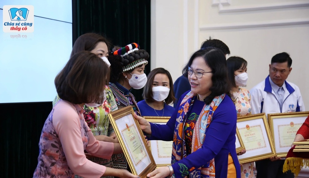 Chia sẻ cùng thầy cô 2021: 34 giáo viên gặp mặt Phó Chủ tịch nước - 3 Chia sẻ cùng thầy cô 2021: 34 giáo viên gặp mặt Phó Chủ tịch nước - 3