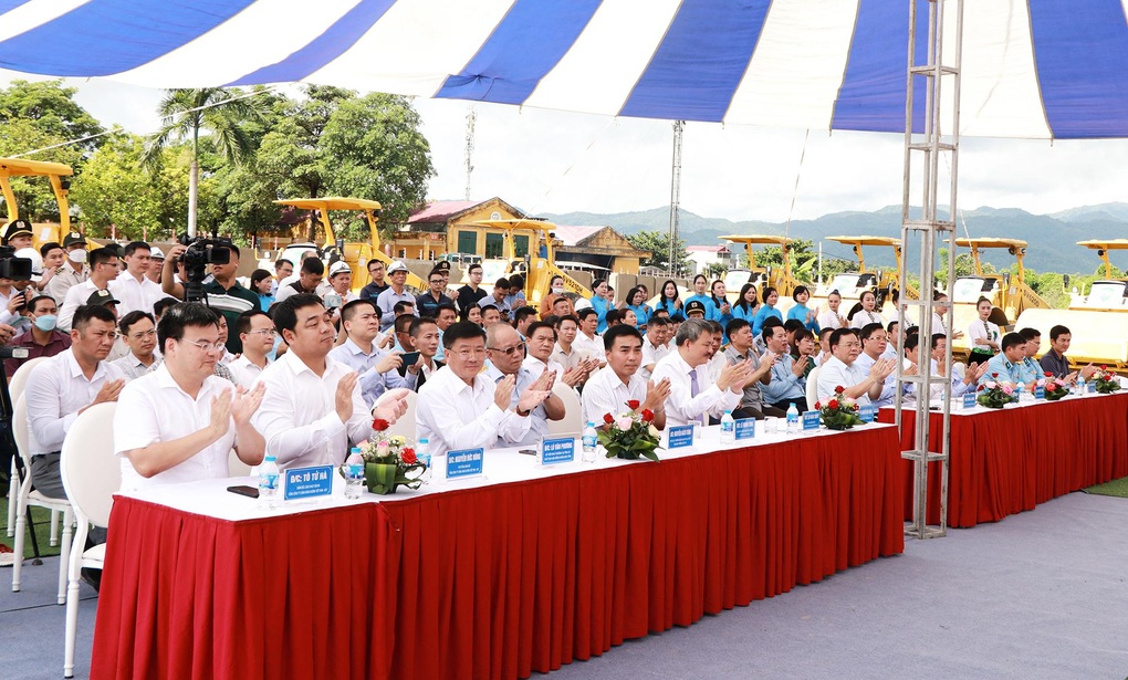 Công ty thành viên của Tập đoàn AMACCAO làm Tổng thầu thi công sân bay Điện Biên - 6 Công ty thành viên của Tập đoàn AMACCAO làm Tổng thầu thi công sân bay Điện Biên - 6