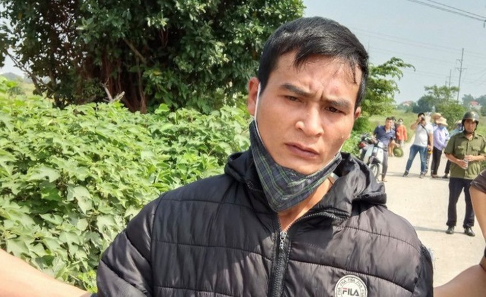 Hà Nội: Lời van xin bên triền đê của nữ sinh Học viện Ngân hàng - 1 Hà Nội: Lời van xin bên triền đê của nữ sinh Học viện Ngân hàng - 1