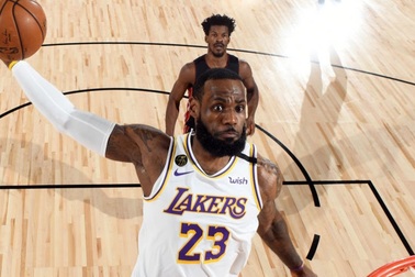 LA Lakers vô địch NBA, Lebron James nhận giải cao quý