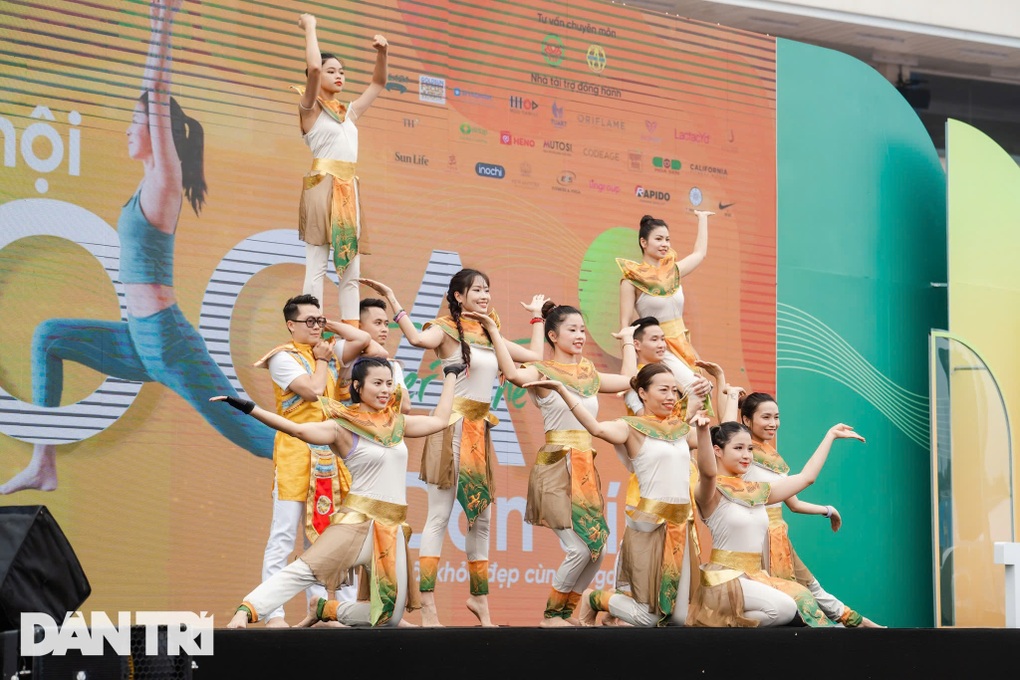 Ngày hội yoga Dân trí 2024 tiếp tục được tổ chức - 2 Ngày hội yoga Dân trí 2024 tiếp tục được tổ chức - 2
