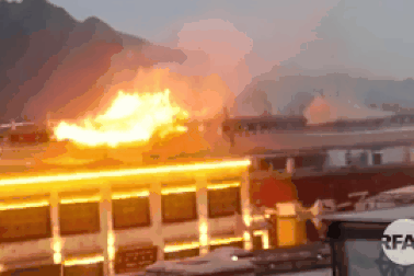 Lửa bao trùm chùa thiêng hơn 1.000 năm tuổi ở Tây Tạng