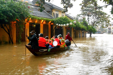 Hội An mênh mông nước lũ