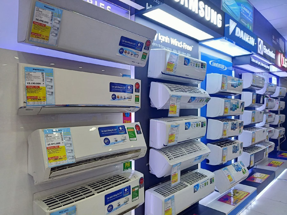 Nắng nóng kéo dài, doanh số điều hòa tăng mạnh nhưng vẫn thua các năm trước - 2 Nắng nóng kéo dài, doanh số điều hòa tăng mạnh nhưng vẫn thua các năm trước - 2