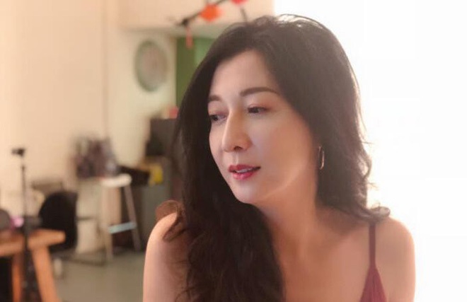 Cựu Hoa hậu từng có mối tình đau khổ với Thành Long, bị con gái từ mặt - 4