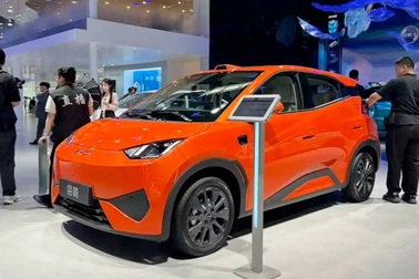 Xe điện Trung Quốc tạo áp lực mới lên ngành ô tô toàn cầu