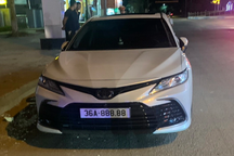 Người đàn ông điều khiển ô tô biển số "ngũ quý 8" vi phạm nồng độ cồn