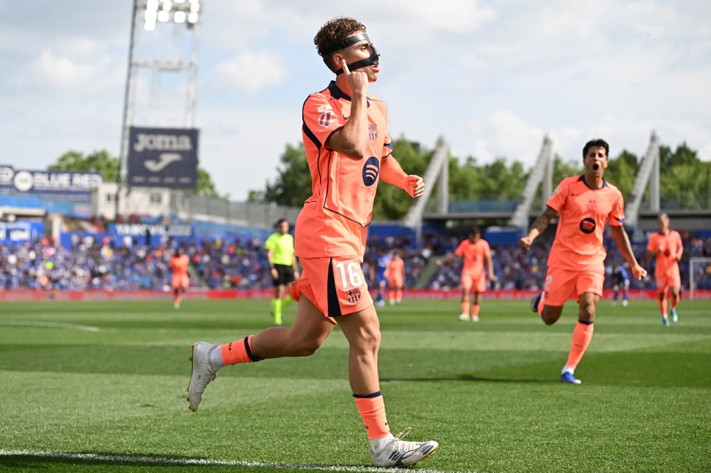 Barcelona bỏ xa Real Madrid 11 điểm trong cuộc đua vô địch La Liga - 1