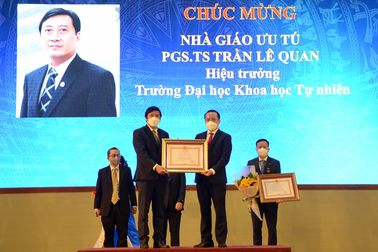 Hơn 1.000 thầy cô được phong tặng danh hiệu Nhà giáo Ưu tú