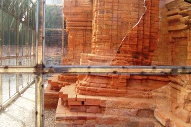 Gần 400 triệu đầu tư chống xuống cấp tháp Chămpa Phú Diên quý hiếm 