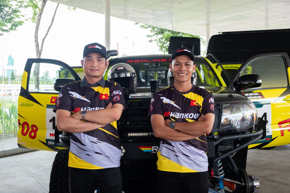 Hai tay đua Việt mang Toyota Tacoma sang Thái Lan tham gia giải đua rally