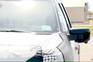 Tổng thống Mỹ Biden lái thử xe bán tải chạy điện Ford F-150 Lightning