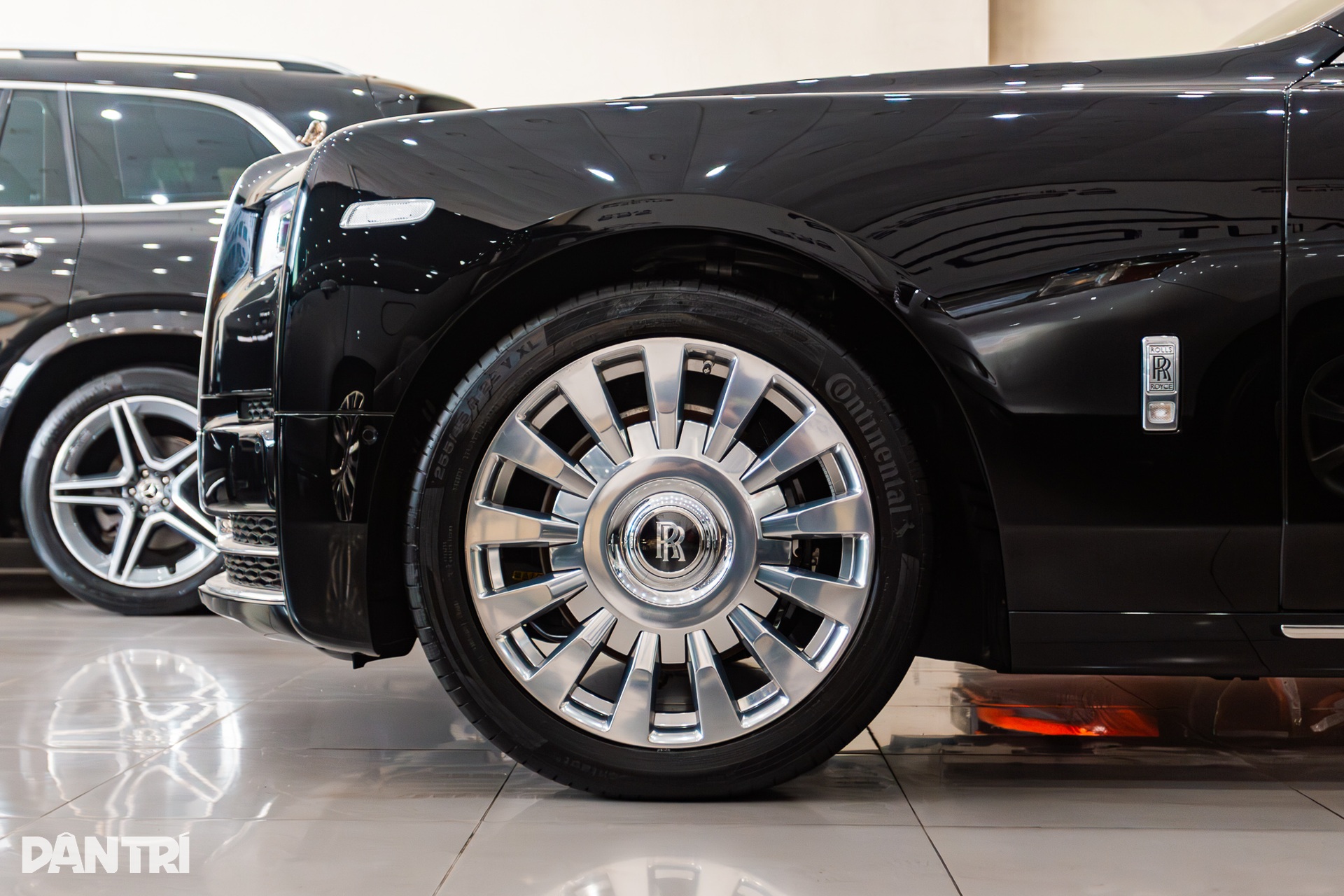 Rolls-Royce Phantom VIII chào giá 62 tỷ, rao 3 năm chưa tìm được người mua - 7