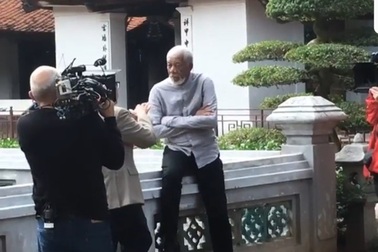 Tài tử từng đoạt giải Oscar Morgan Freeman tới Hà Nội quay phim