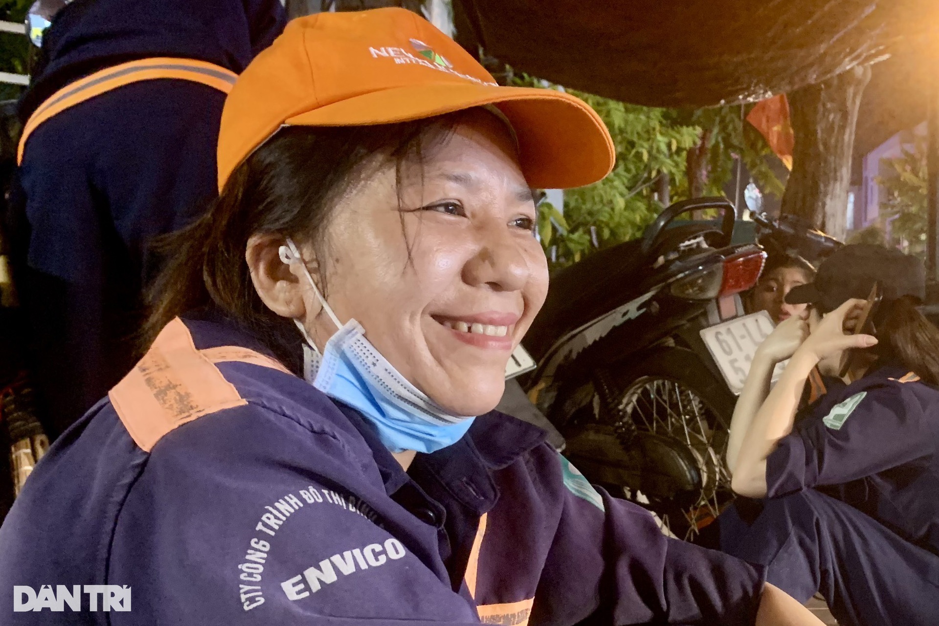 Không khí người dân cả nước hân hoan, vui đón giao thừa Tết Giáp Thìn - 18 Không khí người dân cả nước hân hoan, vui đón giao thừa Tết Giáp Thìn - 18
