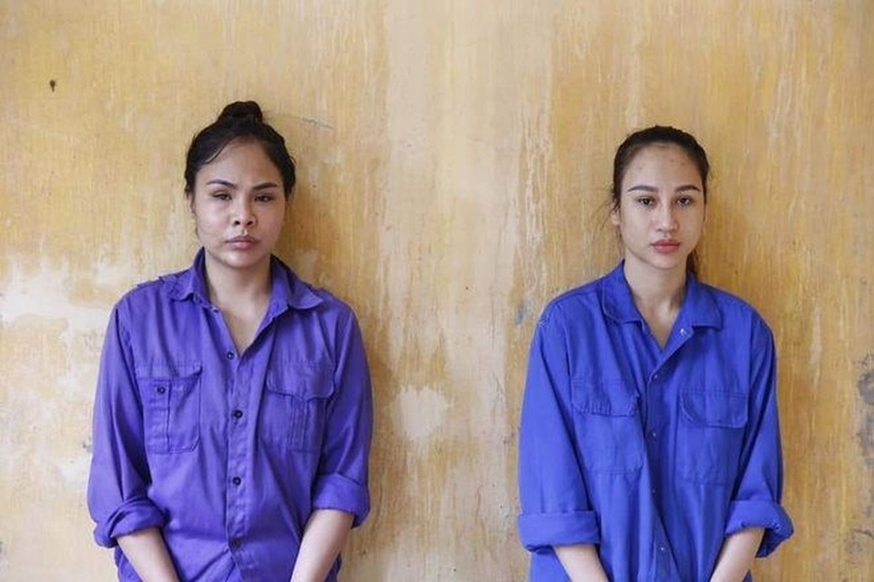 Gái ngành bay show giữa mùa dịch - 3 Gái ngành bay show giữa mùa dịch - 3