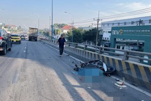 Đi vào đường cấm, một người bị xe đầu kéo container cán tử vong ở TPHCM